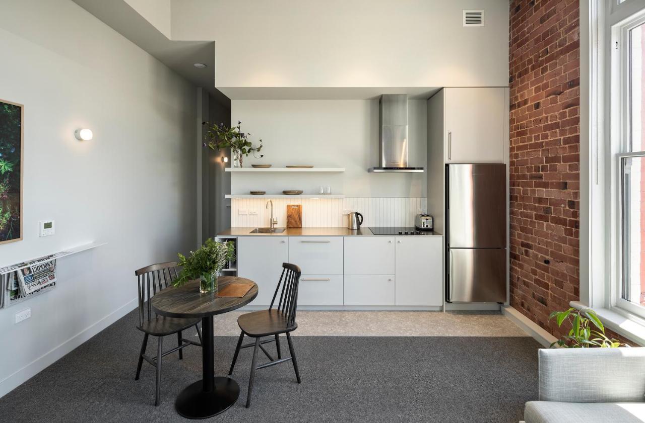 מלון דנידין The Chamberson מראה חיצוני תמונה A kitchen in a student apartment at the University of Melbourne